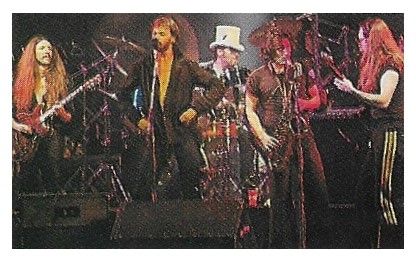 Doobie Brothers, The / On Stage - Jeff Baxter at Right
