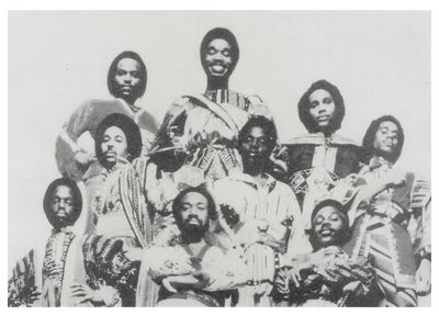 Earth, Wind + Fire / Group Photo-Maurice White Front Center (1975)