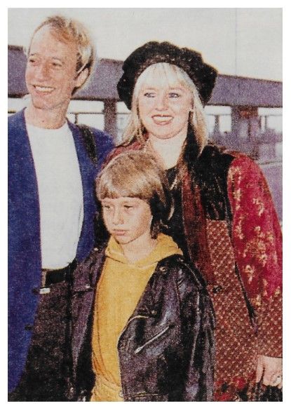 Gibb, Robin / With Wife and Son (1993)
