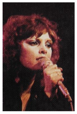 Benatar, Pat / On Stage-Closeup-Black Top-Singing into Mic. (1980s)