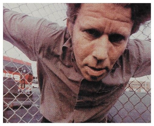 Waits, Tom / Hanging On to Steel Fence (1990)