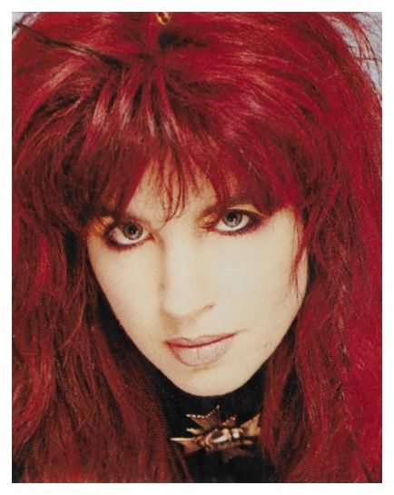 Bangles / Michael Steele-Light Blue Background-Closeup #4 (1986)