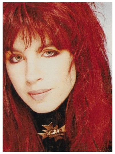 Bangles / Michael Steele-Light Blue Background-Closeup #2 (1986)