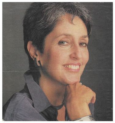 Baez, Joan / Closeup-Smiling-Hand On Chin (1987)