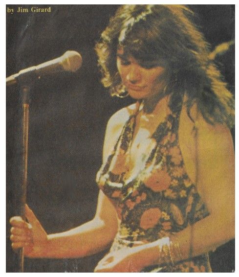 Ronstadt, Linda / On Stage-Flowered Dress (1977)