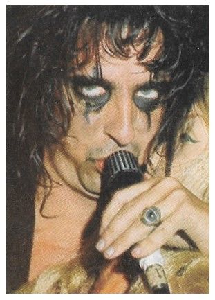 Cooper, Alice / On Stage-Closeup-With Blonde Female Mannequin (1978)