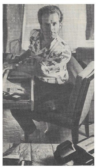 Pretenders, The / Martin Chambers-Sitting at Desk with Keyboard (1984)