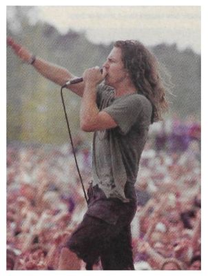 Pearl Jam / Eddie Vedder On Stage-Black Shorts, T-Shirt (1992)