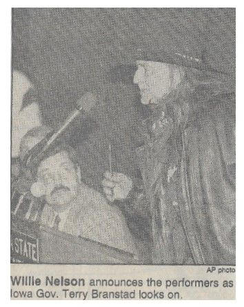 Nelson, Willie / Announces Performers as Iowa Gov. Looks On (1993)