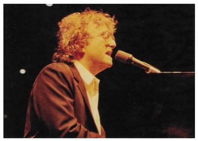 Newman, Randy / On Stage-Brown Jacket-White Shirt (1989)