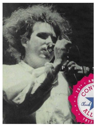 Cure, The / Robert Smith-On Stage-Dark Background (1992)
