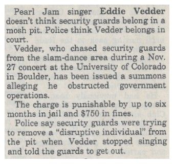 Pearl Jam / Eddie Vedder Chased Security Guards (1994)