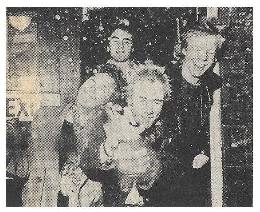 Sex Pistols / Group Photo-Partying (1977)
