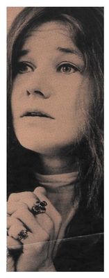 Joplin, Janis / Closeup-Wearing 2 Rings on Left Hand (1970)