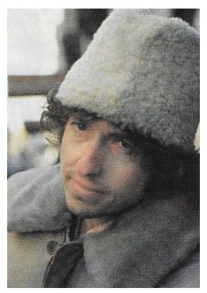 Dylan, Bob / Closeup-Grey Winter Hat and Coat (1974)