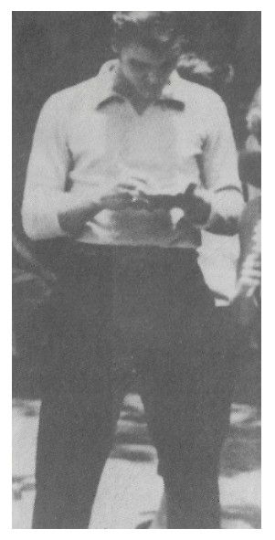 Presley, Elvis / Signing Autograph / 1956