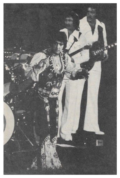 Presley, Elvis / On Stage-Uniondale, NY / 1975