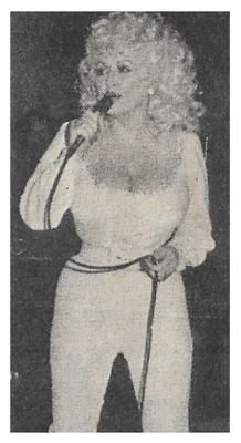 Parton, Dolly / On Stage-Low Cut Top / 1970s