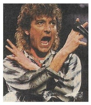 Plant, Robert / On Stage-Mouth Open-Arms Crossed / 1988