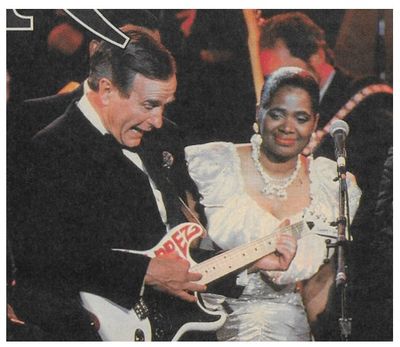 Thomas, Carla / On Stage-With George H.W. Bush / 1989