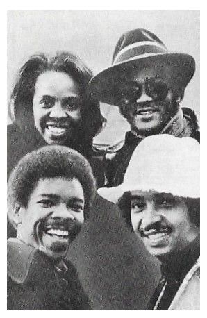 Knight, Gladys (+ The Pips) / Group Photo-Gladys Upper Left