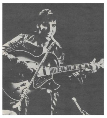 Presley, Elvis / On Stage-Comeback Special-Singing-Smiling / 1968