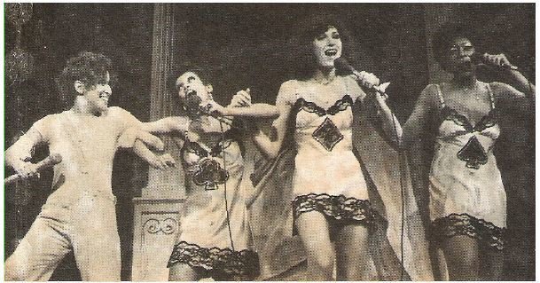 Midler, Bette / On Stage, with the Harlettes, Bette on Left (1976)