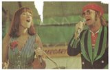 John, Elton (+ Kiki Dee) / On Stage in Central Park, NY #1 | Magazine Photo (1977)