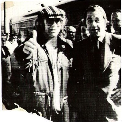 John, Elton / Arriving in Moscow, Russia by Train | Magazine Photo (1979)
