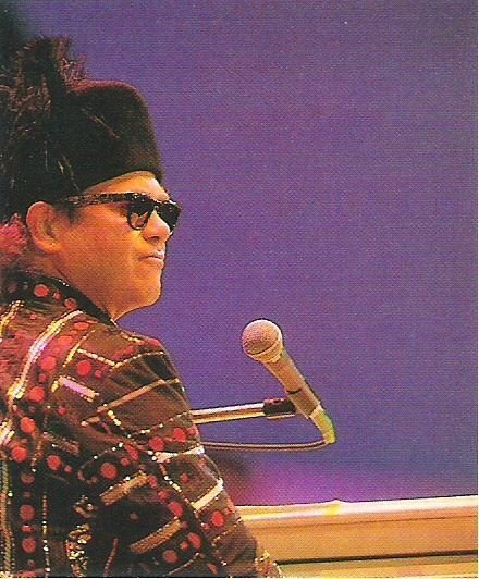John, Elton / At Live-Aid, Wembley Stadium #3 | Magazine Photo (1985)
