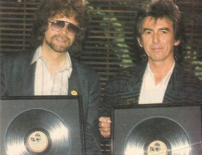 Harrison, George (+ Jeff Lynne) / Holding Platinum Awards for Cloud Nine (1988)