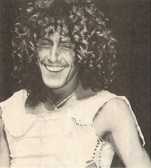 Who, The / Roger On Stage, Smiling | Magazine Photo (1976)