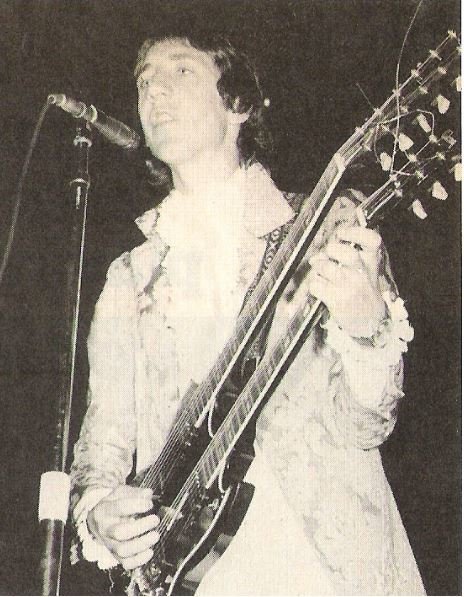 Who, The / Pete On Stage, Playing Double Neck Guitar | Magazine Photo (1967)