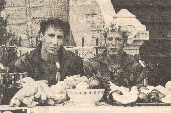 Who, The / Pete and Roger at Press Conference - It&#39;s Hard Era | Magazine Photo (1982)