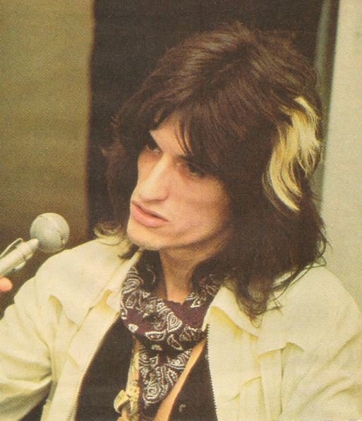 Aerosmith / Joe Perry at Microphone, White Jacket | Magazine Photo (1976)