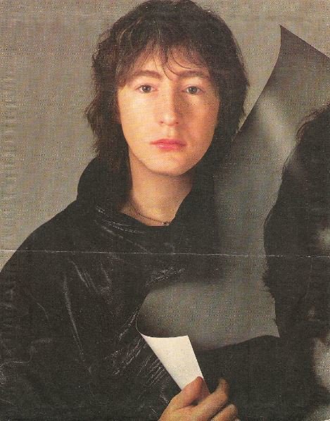 Lennon, Julian / Holding Picture of His Father (1985)