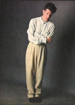 Lovett, Lyle / Sage Rayon Shirt and Khaki Linen Trousers | Magazine Photo | 1992