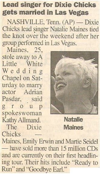 Dixie Chicks, The / Lead Singer for Dixie Chicks Gets Married in Las Vegas | Newspaper Article with Photo | June 2000