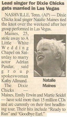 Dixie Chicks, The / Lead Singer for Dixie Chicks Gets Married in Las Vegas | Newspaper Article with Photo | June 2000