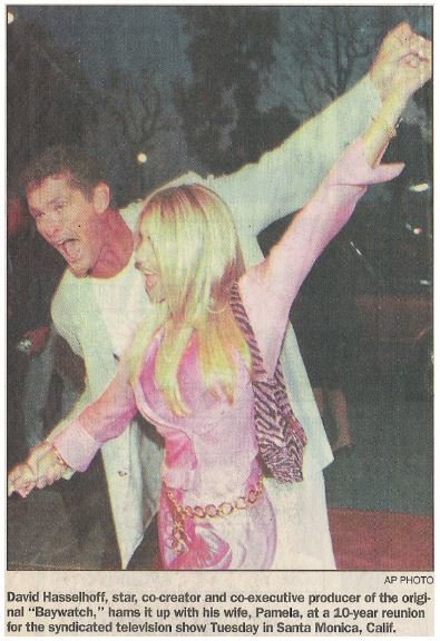 Hasselhoff, David / Baywatch 10-Year Reunion - Santa Monica, CA | Newspaper Photo with Caption | July 2004