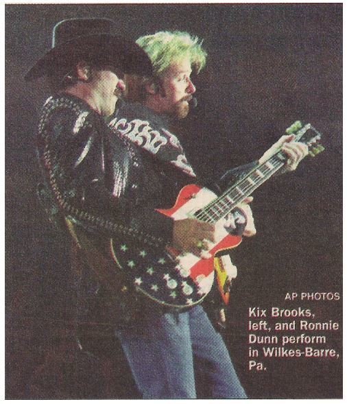 Brooks + Dunn / On Stage - Wilkes-Barre, PA | Newspaper Photo with Caption | 2002