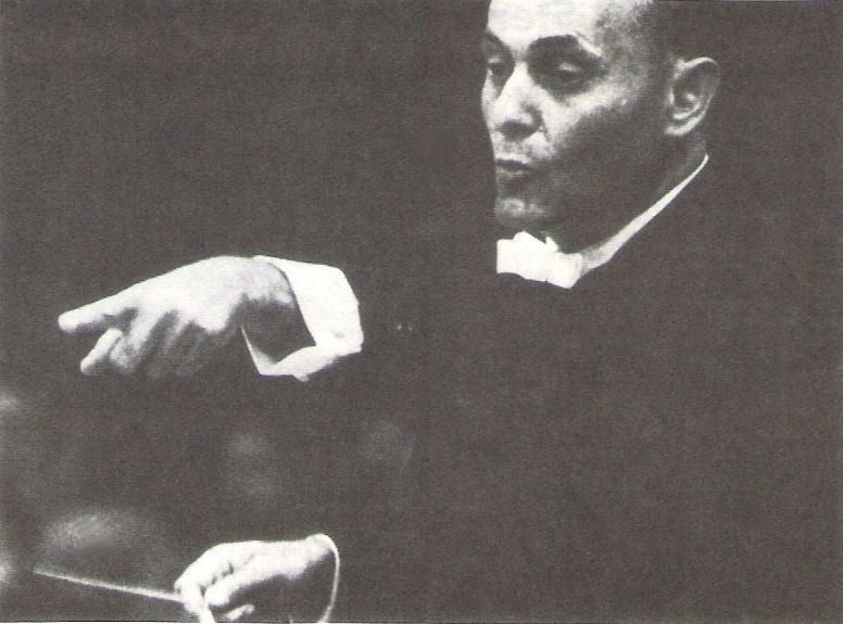 Solti, Georg / On Stage - Conducting - Pointing with Left Hand | Magazine Photo | Undated