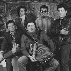 Los Lobos
