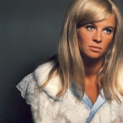Christie, Julie