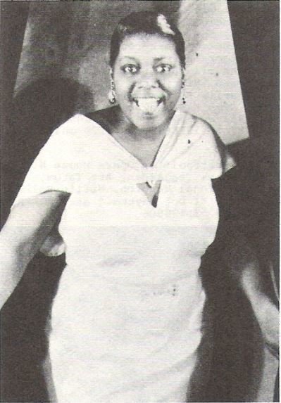 Smith, Bessie / Standing - Looking Right at Camera / 1922