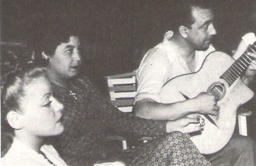 Reinhardt, Django / Playing Guitar at Avenue Frochot, Paris / 1944
