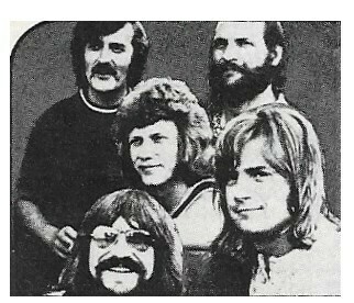 Moody Blues, The / Group Photo, Justin On Lower Right / 1970s
