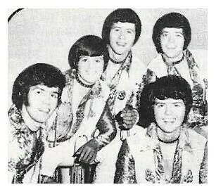 Osmonds, The / Group Photo, Donny 2nd from Left / 1970s