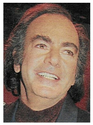Diamond, Neil / Closeup-Smiling-Dark Shirt / 1994