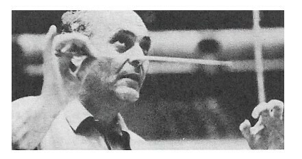 Solti, Georg / Holding Baton-Looking Up